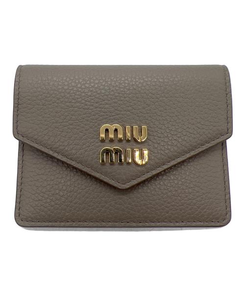 MIU MIU（ミュウミュウ）MIU MIU (ミュウミュウ) カードケース グレージュの古着・服飾アイテム
