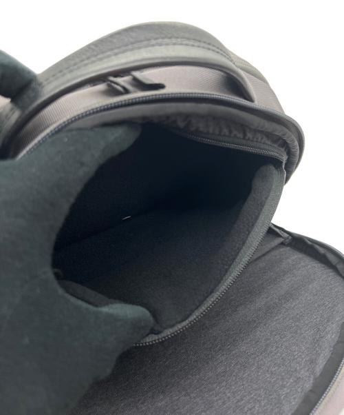 THE NORTH FACE（ザ ノース フェイス）THE NORTH FACE (ザ ノース フェイス) リュック/Roamer Slim Day グレー×ブラックの古着・服飾アイテム