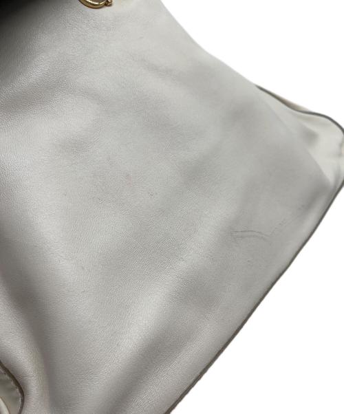 Salvatore Ferragamo（サルヴァトーレ フェラガモ）Salvatore Ferragamo (サルヴァトーレ フェラガモ) チェーントートバッグ/ガンチーニ アイボリーの古着・服飾アイテム