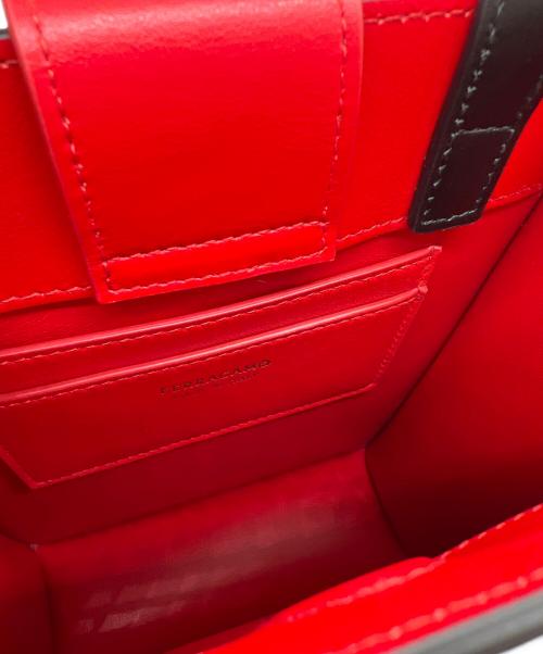 Salvatore Ferragamo（サルヴァトーレ フェラガモ）Salvatore Ferragamo (サルヴァトーレ フェラガモ) 2WAYショルダーバッグ/G.FLAT NS ブラック×レッドの古着・服飾アイテム