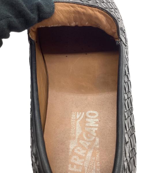 Salvatore Ferragamo（サルヴァトーレ フェラガモ）Salvatore Ferragamo (サルヴァトーレ フェラガモ) 編み込みレザーシューズ ブラック サイズ:9の古着・服飾アイテム