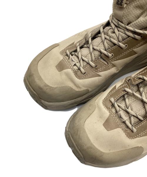 HOKAONEONE（ホカオネオネ）HOKAONEONE (ホカオネオネ)  M KAHA GTX ベージュ サイズ:US9.5の古着・服飾アイテム