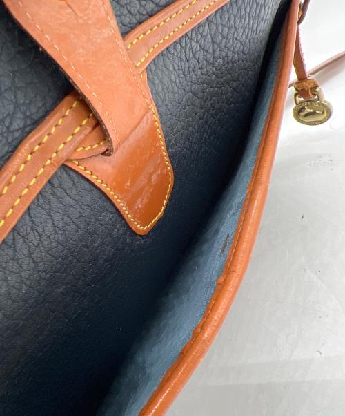 DOONEY&BOURKE（ドゥーニーアンドバーク）DOONEY&BOURKE (ドゥーニーアンドバーク) ショルダーバッグ ネイビーの古着・服飾アイテム