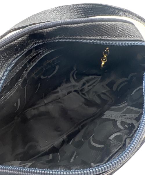 Salvatore Ferragamo（サルヴァトーレ フェラガモ）Salvatore Ferragamo (サルヴァトーレ フェラガモ) ショルダーポーチ ネイビーの古着・服飾アイテム