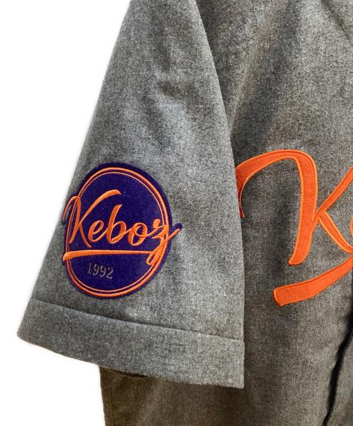 KEBOZ（ケボズ）KEBOZ (ケボズ) STARTER (スターター) ベースボールシャツ グレー サイズ:Lの古着・服飾アイテム