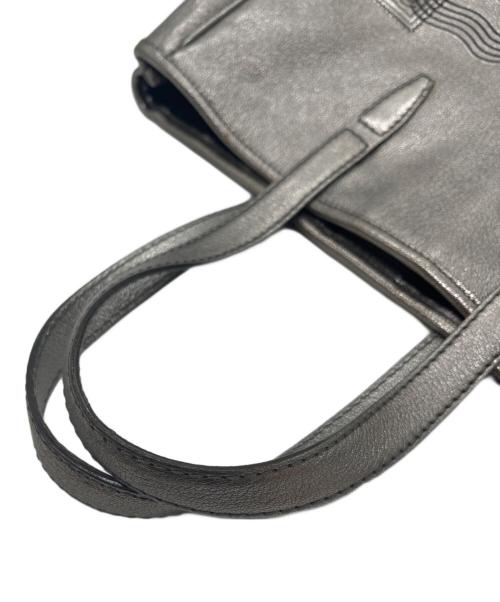 Yves Saint Laurent（イヴサンローラン）Yves Saint Laurent (イヴサンローラン) トートバッグ/Yメール シャンパンゴールドの古着・服飾アイテム