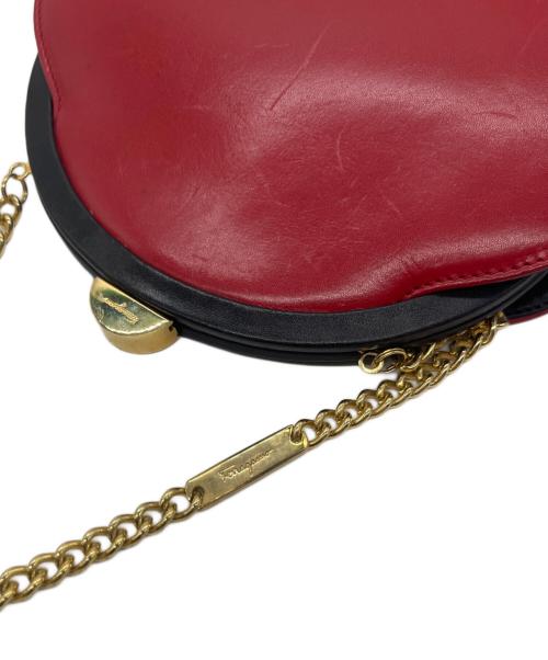 Salvatore Ferragamo（サルヴァトーレ フェラガモ）Salvatore Ferragamo (サルヴァトーレ フェラガモ) チェーンショルダーバッグ レッド×ブラックの古着・服飾アイテム