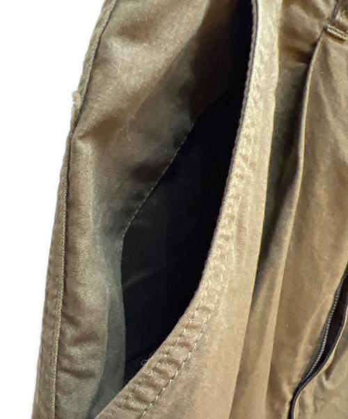 COMME des GARCONS HOMME（コムデギャルソン オム）COMME des GARCONS HOMME (コムデギャルソン オム) 切替タックパンツ カーキ サイズ:XSの古着・服飾アイテム