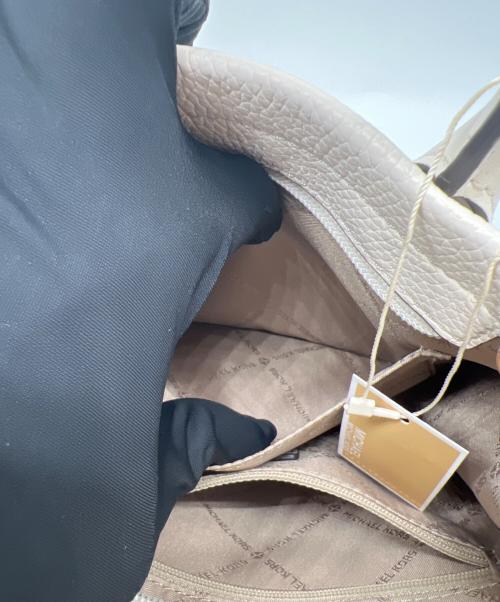 MICHAEL KORS（マイケル・コース）MICHAEL KORS (マイケルコース) 2WAYバッグ ベージュの古着・服飾アイテム