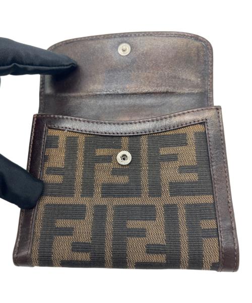 FENDI（フェンディ）FENDI (フェンディ) 2つ折り財布/ズッカ ブラウンの古着・服飾アイテム