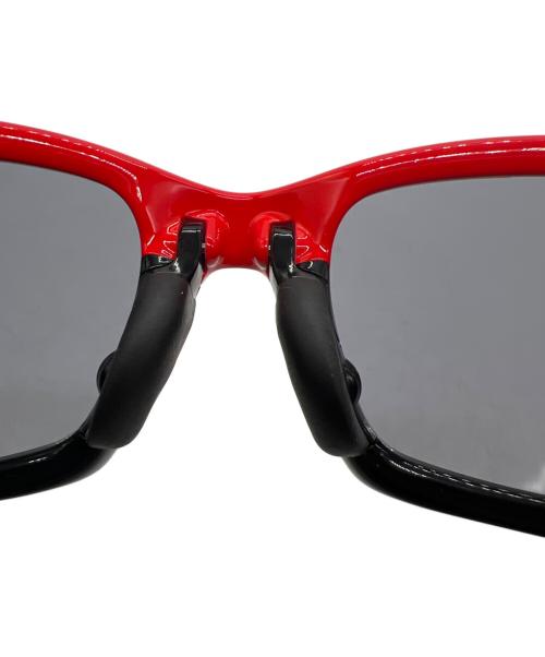 OAKLEY（オークリー）OAKLEY (オークリー) サングラス レッド×ブラックの古着・服飾アイテム