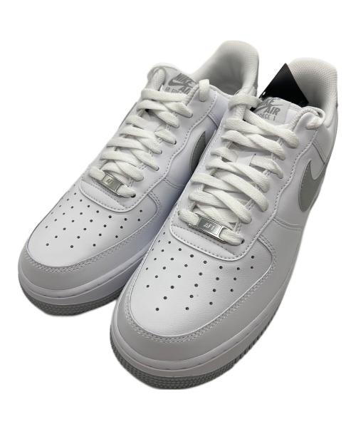 NIKE（ナイキ）NIKE (ナイキ) NIKE AIR FORCE 1 '07 WHITE/LT SMOKE GREY-WHITE ホワイト×グレー サイズ:28 未使用品の古着・服飾アイテム