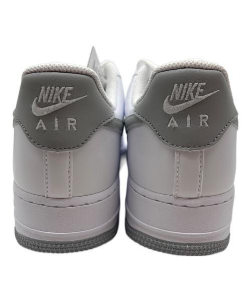 NIKE（ナイキ）NIKE (ナイキ) NIKE AIR FORCE 1 '07 WHITE/LT SMOKE GREY-WHITE ホワイト×グレー サイズ:28 未使用品の古着・服飾アイテム