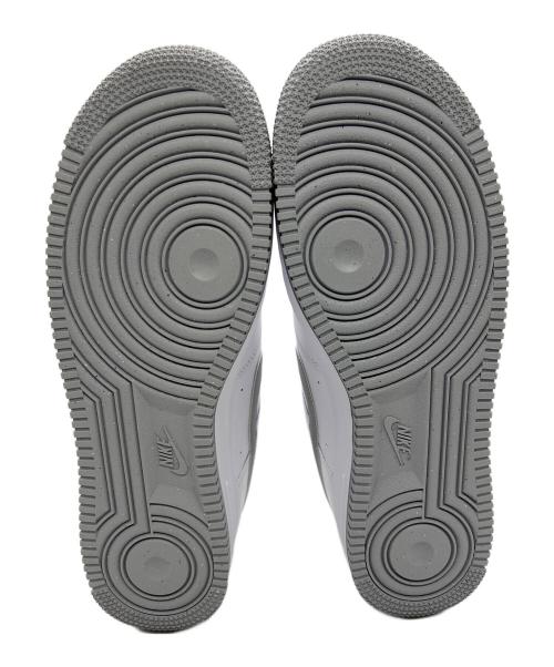 NIKE（ナイキ）NIKE (ナイキ) NIKE AIR FORCE 1 '07 WHITE/LT SMOKE GREY-WHITE ホワイト×グレー サイズ:28 未使用品の古着・服飾アイテム