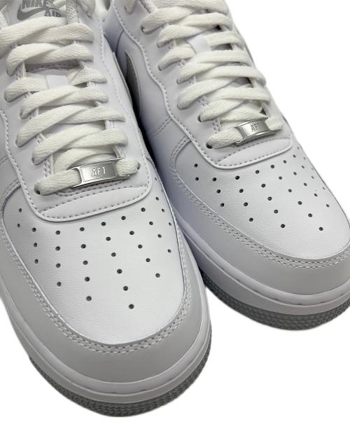 NIKE（ナイキ）NIKE (ナイキ) NIKE AIR FORCE 1 '07 WHITE/LT SMOKE GREY-WHITE ホワイト×グレー サイズ:28 未使用品の古着・服飾アイテム