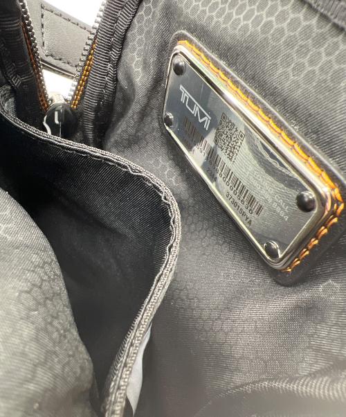 TUMI（トゥミ）TUMI (トゥミ) ショルダーバッグ オレンジの古着・服飾アイテム