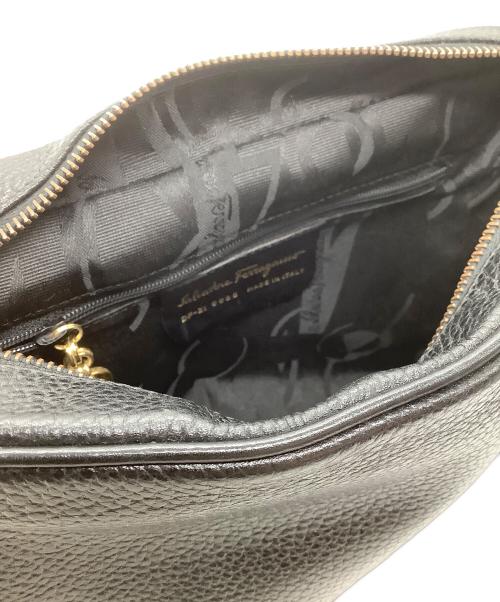 Ferragamo（フェラガモ）Ferragamo (フェラガモ) ショルダーバッグ ブラックの古着・服飾アイテム