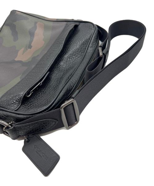 COACH（コーチ）COACH (コーチ) ショルダーバッグ ブラック×オリーブの古着・服飾アイテム