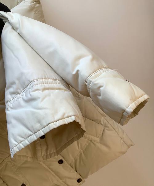 BURBERRY（バーバリー）BURBERRY (バーバリー) ダウンジャケット アイボリー サイズ:38の古着・服飾アイテム