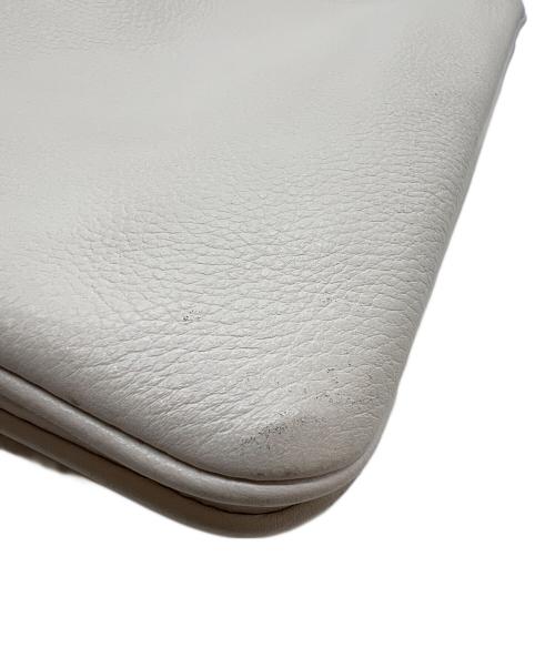 PRADA（プラダ）PRADA (プラダ) ショルダーバッグ アイボリーの古着・服飾アイテム