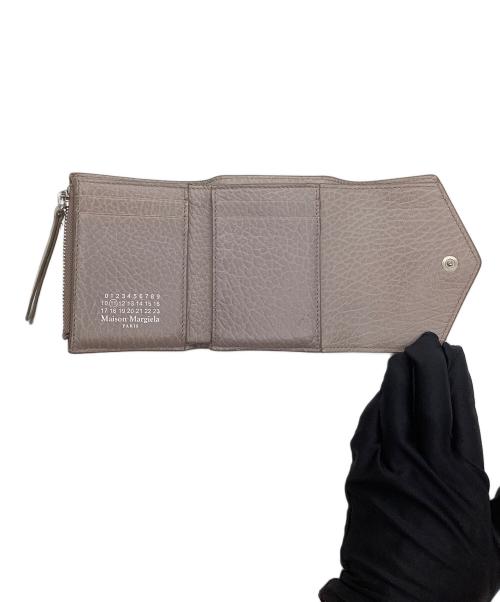 Maison Margiela（メゾンマルジェラ）Maison Margiela (メゾンマルジェラ) 3つ折り財布 ピンクベージュの古着・服飾アイテム