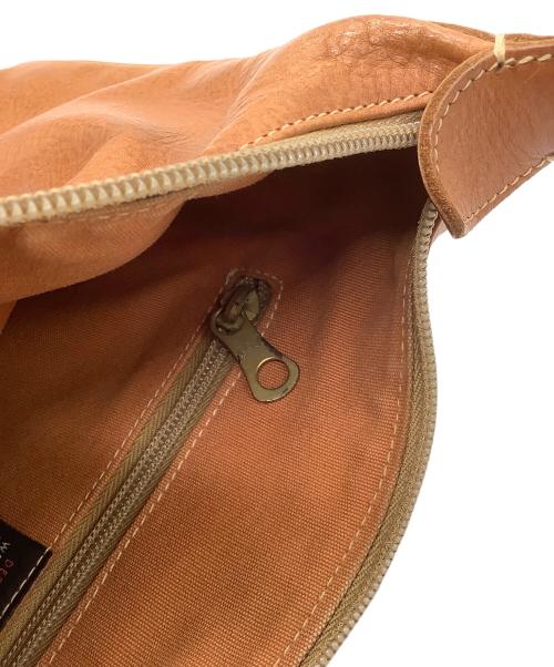 IL BISONTE（イル ビゾンテ）IL BISONTE (イル ビゾンテ) ワンショルダーバッグ キャメルの古着・服飾アイテム