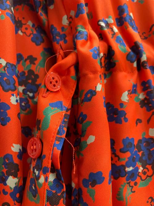 THE SHINZONE（ザ シンゾーン）THE SHINZONE (ザ シンゾーン) ALYSSUM PRINTED DRESS 長袖ワンピース レッド サイズ:SIZE 34の古着・服飾アイテム