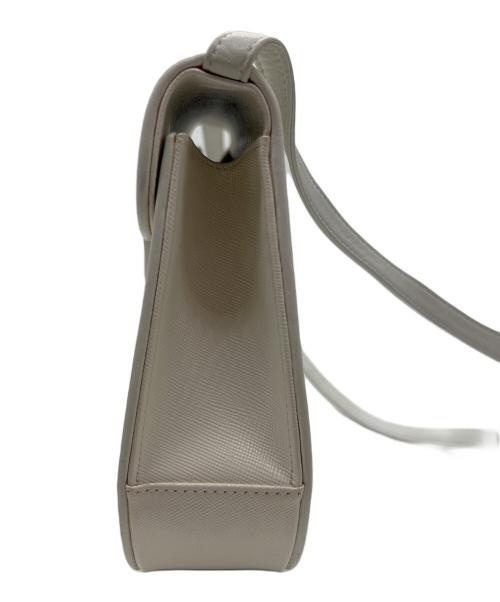 Yves Saint Laurent（イヴサンローラン）Yves Saint Laurent (イヴサンローラン) ショルダーバッグ ホワイトの古着・服飾アイテム