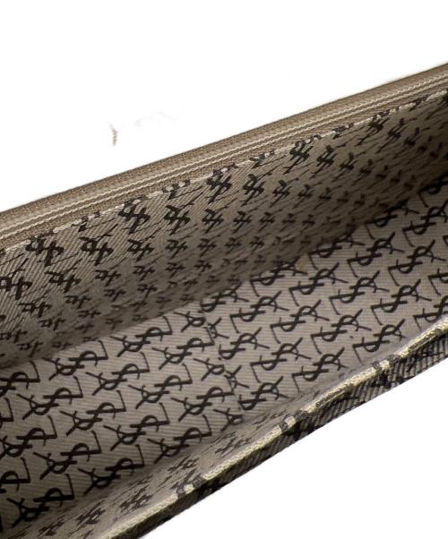 Yves Saint Laurent（イヴサンローラン）Yves Saint Laurent (イヴサンローラン) ショルダーバッグ ホワイトの古着・服飾アイテム