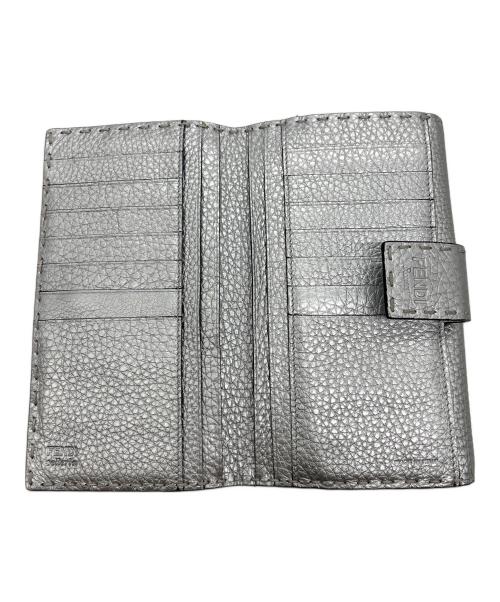 FENDI（フェンディ）FENDI (フェンディ) 長財布 シルバーの古着・服飾アイテム