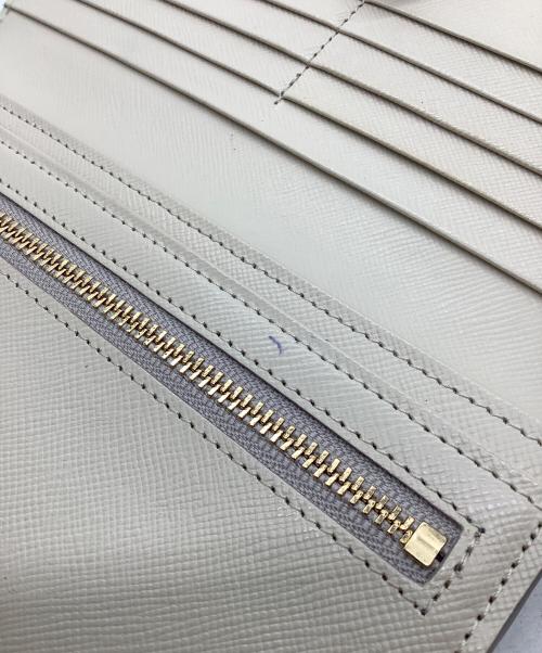 A.D.M.J.（エーディーエムジェイ）A.D.M.J. (エーディーエムジェイ) 2つ折り財布 グレー×ベージュの古着・服飾アイテム