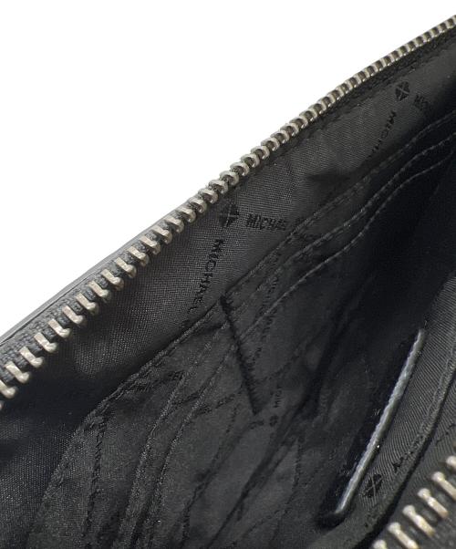 MICHAEL KORS（マイケル・コース）MICHAEL KORS (マイケル・コース) クラッチバッグ ブラックの古着・服飾アイテム