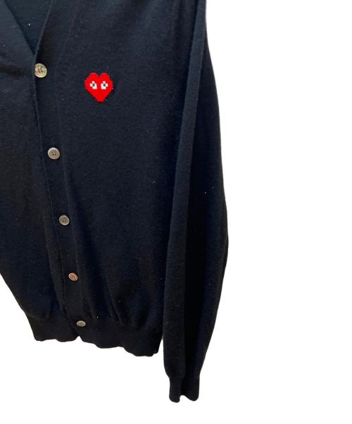 PLAY COMME des GARCONS（プレイコムデギャルソン）PLAY COMME des GARCONS (プレイコムデギャルソン) Invader (インベーダー) 薄手カーディガン ブラック サイズ:Mの古着・服飾アイテム
