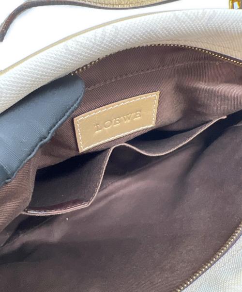 LOEWE（ロエベ）LOEWE (ロエベ) ハンドバッグ ホワイトの古着・服飾アイテム