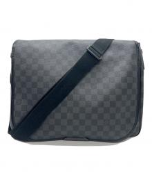 LOUIS VUITTON（ルイ ヴィトン）の古着「メッセンジャーバッグ/ダミエ・グラフィット」｜グレー