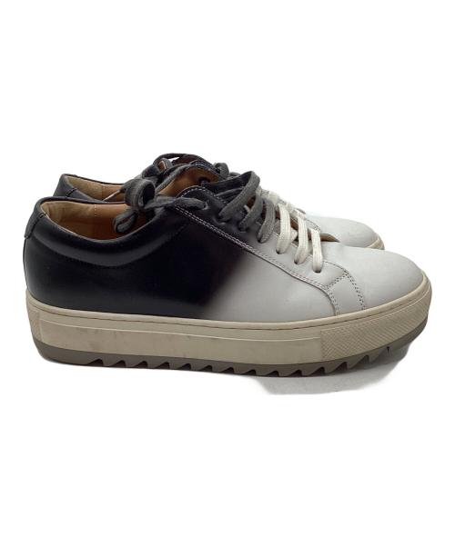 Salvatore Ferragamo（サルヴァトーレ フェラガモ）Salvatore Ferragamo (サルヴァトーレ フェラガモ) ローカットスニーカー ホワイト×ブラック サイズ:5 1/2の古着・服飾アイテム