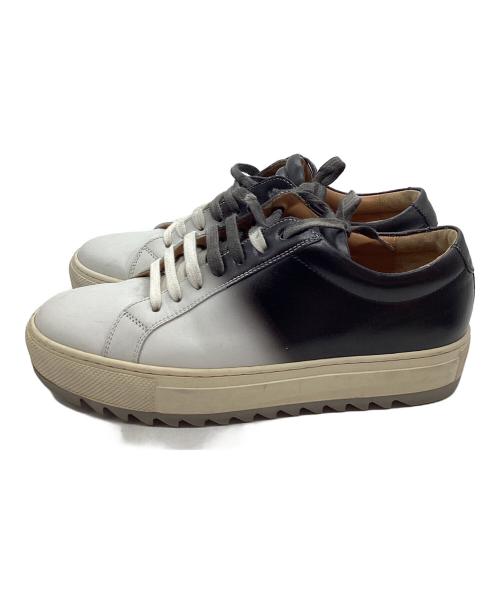 Salvatore Ferragamo（サルヴァトーレ フェラガモ）Salvatore Ferragamo (サルヴァトーレ フェラガモ) ローカットスニーカー ホワイト×ブラック サイズ:5 1/2の古着・服飾アイテム