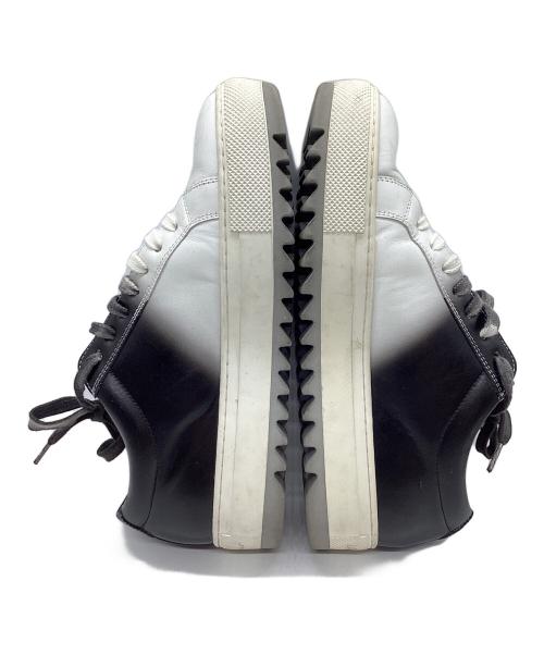 Salvatore Ferragamo（サルヴァトーレ フェラガモ）Salvatore Ferragamo (サルヴァトーレ フェラガモ) ローカットスニーカー ホワイト×ブラック サイズ:5 1/2の古着・服飾アイテム