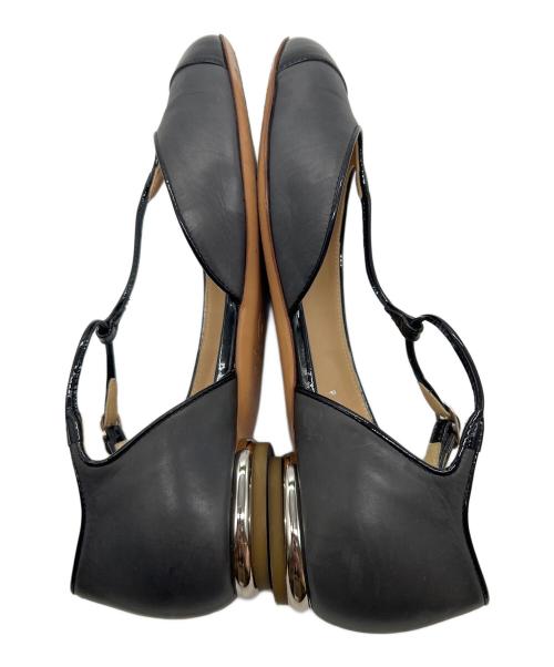 CHANEL（シャネル）CHANEL (シャネル) ストラップパンプス グレー×ブラック サイズ:351/2の古着・服飾アイテム