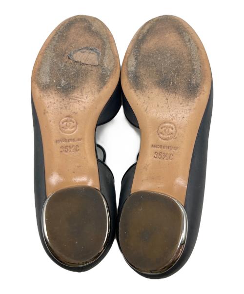 CHANEL（シャネル）CHANEL (シャネル) ストラップパンプス グレー×ブラック サイズ:351/2の古着・服飾アイテム
