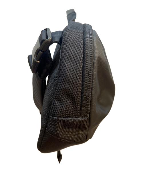 AER（エアー）AER (エアー) スリングバッグ ブラックの古着・服飾アイテム