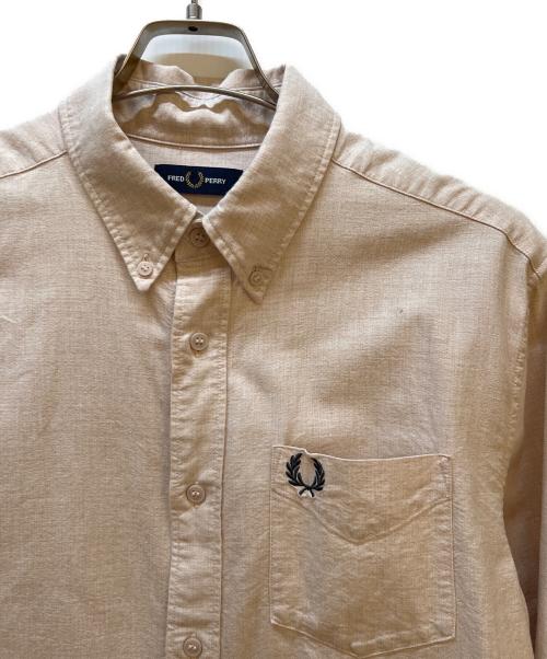 FRED PERRY（フレッドペリー）FRED PERRY (フレッドペリー) 長袖シャツ ベージュ サイズ:Mの古着・服飾アイテム