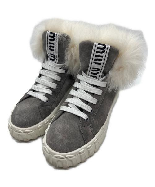 MIU MIU（ミュウミュウ）MIU MIU (ミュウミュウ) ファー付スニ-カー グレー サイズ:35 1/2の古着・服飾アイテム