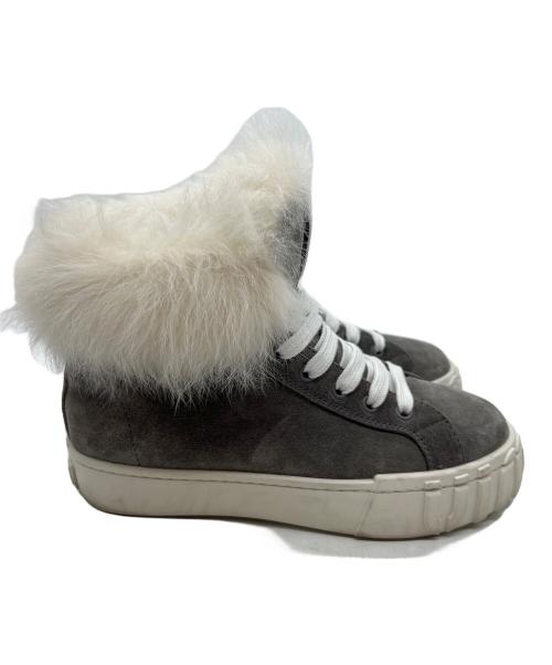 MIU MIU（ミュウミュウ）MIU MIU (ミュウミュウ) ファー付スニ-カー グレー サイズ:35 1/2の古着・服飾アイテム