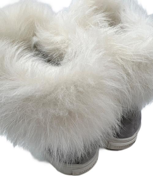 MIU MIU（ミュウミュウ）MIU MIU (ミュウミュウ) ファー付スニ-カー グレー サイズ:35 1/2の古着・服飾アイテム