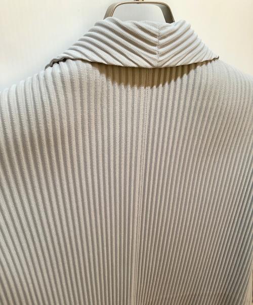 HOMME PLISSE ISSEY MIYAKE（オム プリッセ イッセイ ミヤケ）HOMME PLISSE ISSEY MIYAKE (オム プリッセ イッセイ ミヤケ) テーラードジャケット ライトグレー サイズ:1の古着・服飾アイテム