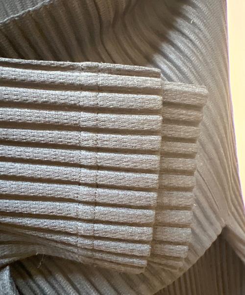 HOMME PLISSE ISSEY MIYAKE（オム プリッセ イッセイ ミヤケ）HOMME PLISSE ISSEY MIYAKE (オム プリッセ イッセイ ミヤケ) 薄手カーディガン ブラック サイズ:2の古着・服飾アイテム