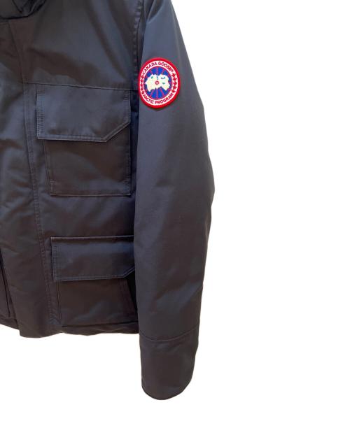 CANADA GOOSE（カナダグース）CANADA GOOSE (カナダグース) ダウンジャケット ネイビー サイズ:Ｓの古着・服飾アイテム