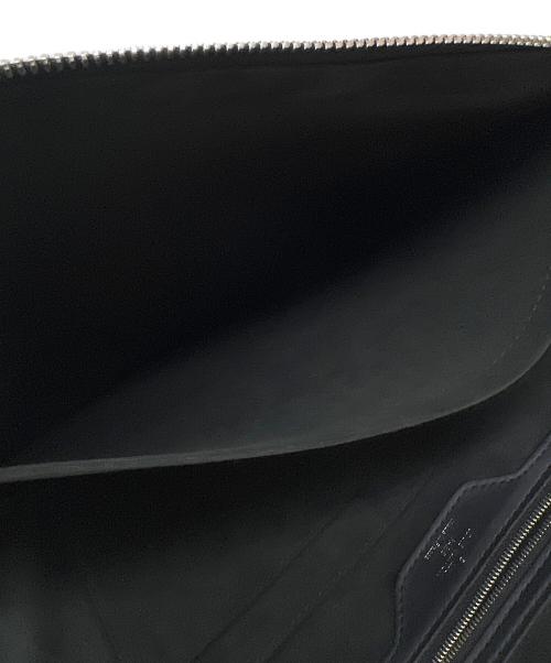 LOUIS VUITTON（ルイ ヴィトン）LOUIS VUITTON (ルイ ヴィトン) クラッチバッグ ブラックの古着・服飾アイテム