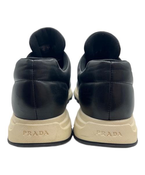 PRADA（プラダ）PRADA (プラダ) ローカットスニーカー ブラック サイズ:8の古着・服飾アイテム